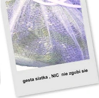 Sukienka z koralikami w gęstej siatce do 
prania